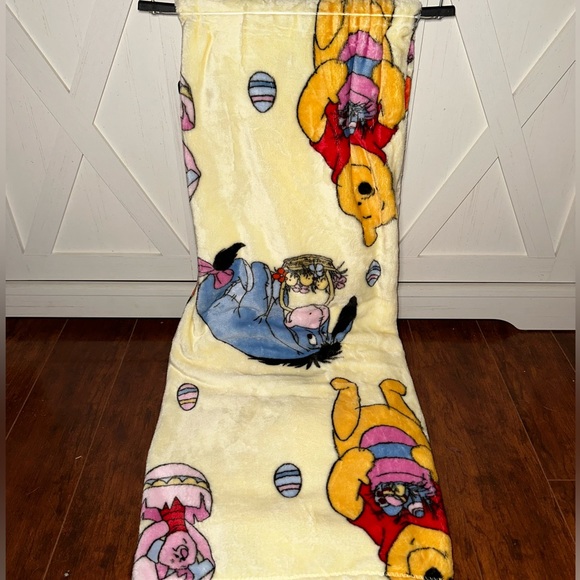 Winnie the Pooh Easter Plush Throw Blanket - Picture 4 of 4